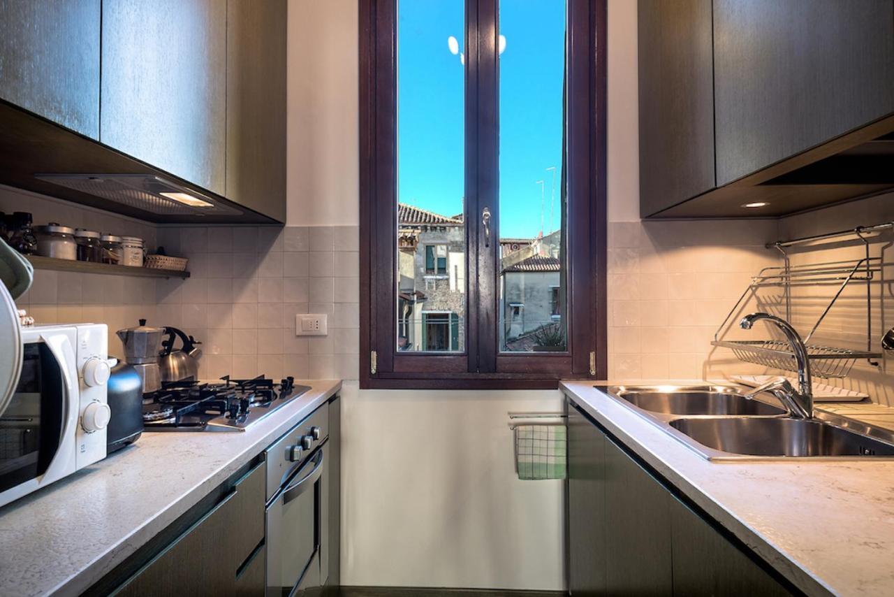 شقة Mansardina - 1 Min From Accademia - Duplex Stylish And Cosy البندقية المظهر الخارجي الصورة