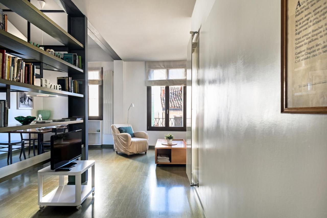 شقة Mansardina - 1 Min From Accademia - Duplex Stylish And Cosy البندقية المظهر الخارجي الصورة