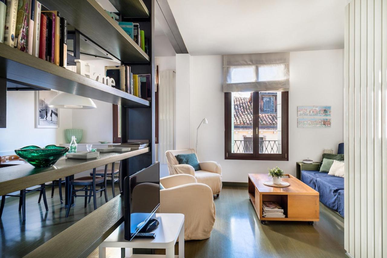 شقة Mansardina - 1 Min From Accademia - Duplex Stylish And Cosy البندقية المظهر الخارجي الصورة