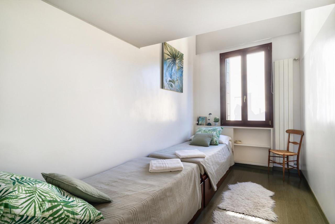 شقة Mansardina - 1 Min From Accademia - Duplex Stylish And Cosy البندقية المظهر الخارجي الصورة