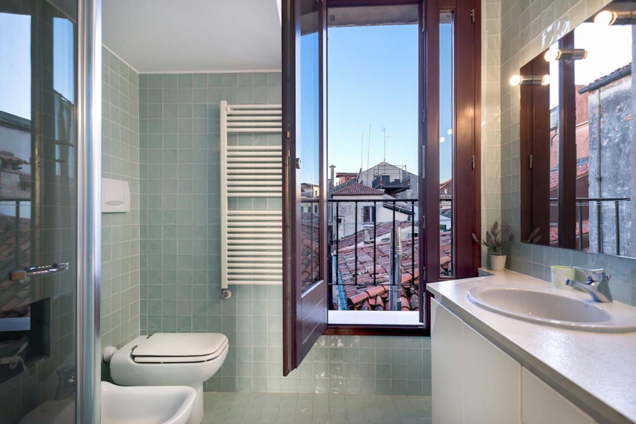 شقة Mansardina - 1 Min From Accademia - Duplex Stylish And Cosy البندقية المظهر الخارجي الصورة